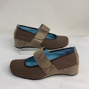 Thierry Rabotin Sz 38 Brown Snake Velcro Shoes